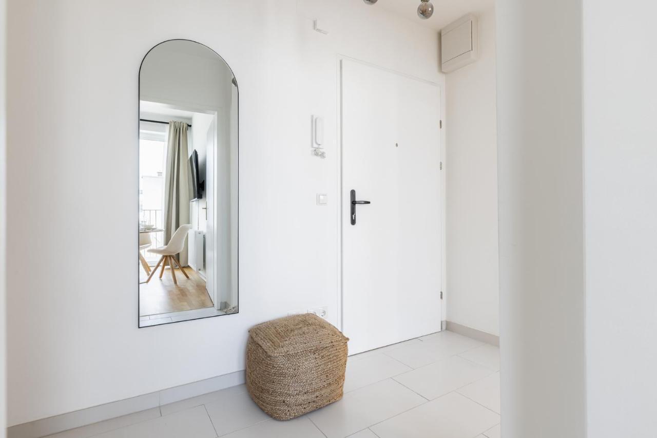 Bright Stylish Apartment With A Balcony In A Top Location ウィーン エクステリア 写真