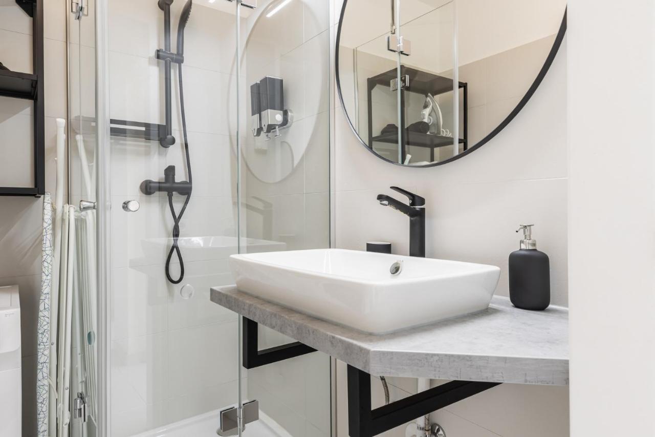 Bright Stylish Apartment With A Balcony In A Top Location ウィーン エクステリア 写真