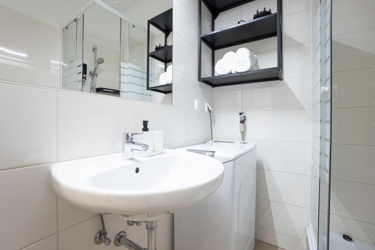 Bright Stylish Apartment With A Balcony In A Top Location ウィーン エクステリア 写真
