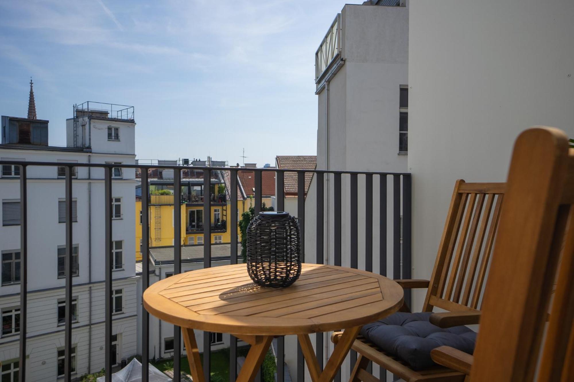 Bright Stylish Apartment With A Balcony In A Top Location ウィーン エクステリア 写真