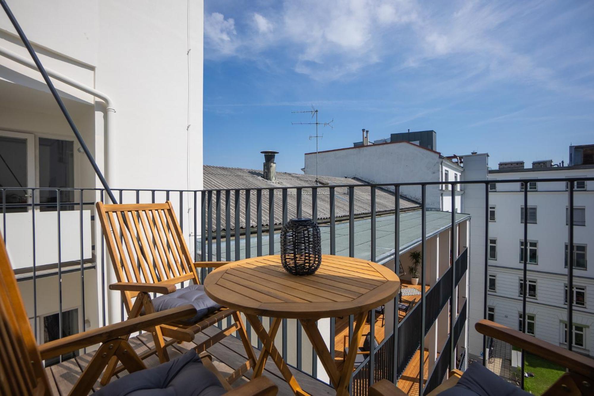 Bright Stylish Apartment With A Balcony In A Top Location ウィーン エクステリア 写真