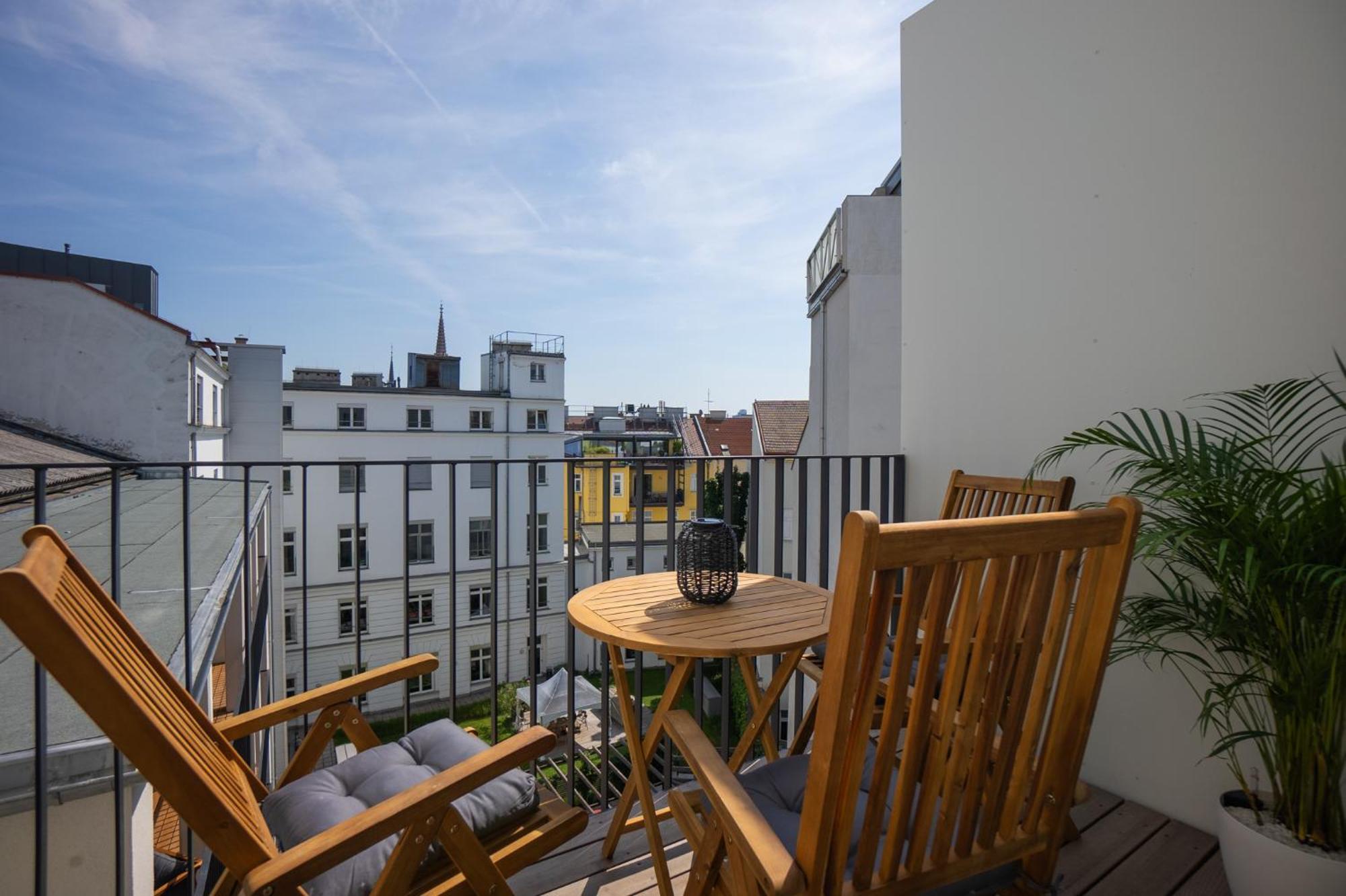 Bright Stylish Apartment With A Balcony In A Top Location ウィーン エクステリア 写真